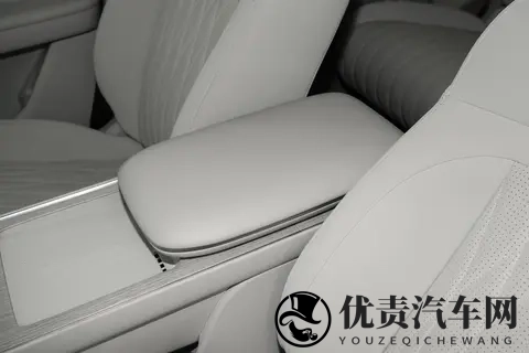 重塑豪华出行新标准：深度体验2025款星纪元ET增程版四驱至臻尊享-3