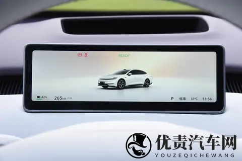 吉利银河V900广州车展首发 战略升级角逐高端MPV市场-1