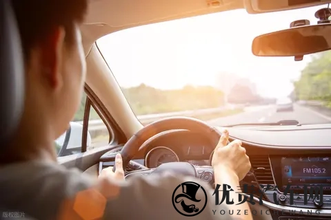 绿灯不走，罚款200扣6分！交警严肃提醒：别在路口“思考人生”-2