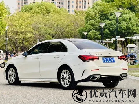 112万拿下白色奔驰A级，2021年一手车，都市白领通勤优选-3