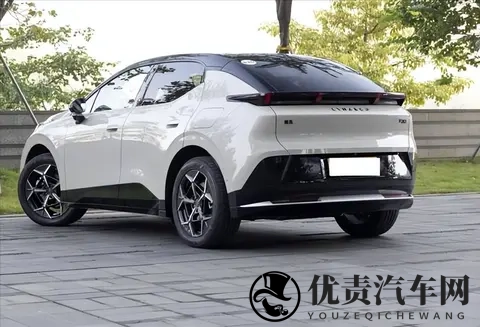 老司机私藏的高速避险技巧！应对突发状况，新手一定要学会-2