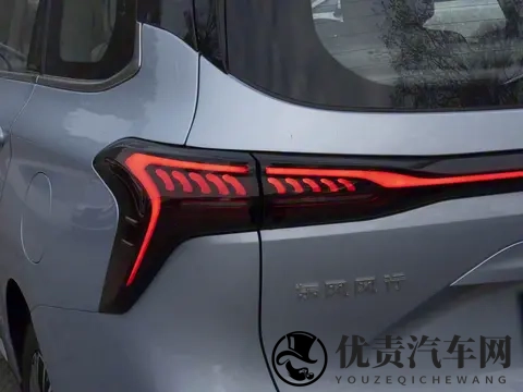 东风风行游艇PHEV上市,插混中型MPV,售1549万元起,会畅销吗?-3