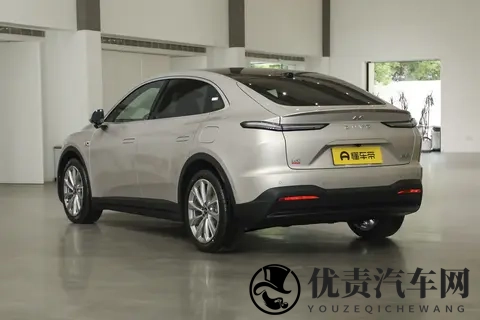 10万插混银河A7和荣威M7 DMH怎么选?-1