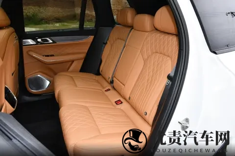 20万级中大型SUV，家用还得看领克09，实测油耗不到10L-1