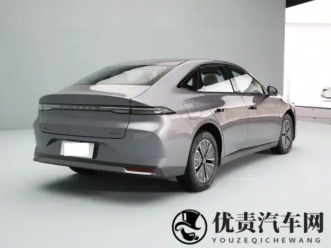 日产插混中型车开启预售！轿跑运动外观，配四轮独悬，续航180Km-1