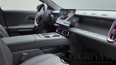 零跑Lafa5上市价格+销量预测,你们感觉这车有戏吗?-2