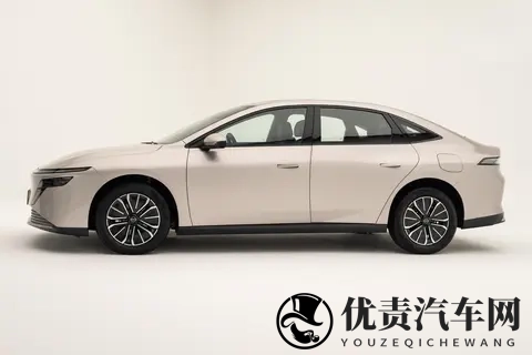 东风日产 N6 预售开启！180km 纯电 + 大沙发 合资插混家轿新选择-1