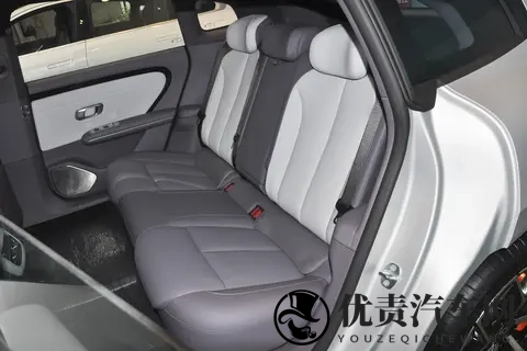 世界家轿 第5代帝豪659万元起荣耀上市-1