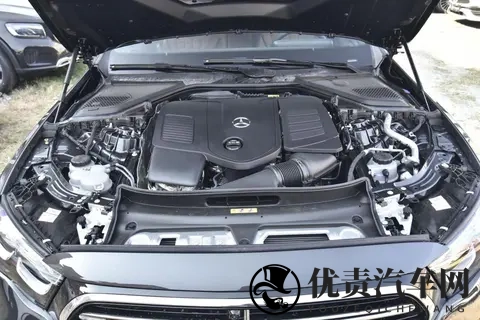 2026款奔驰长轴距E级上市，新增经典版仅售4299万，剑指宝马5系-2