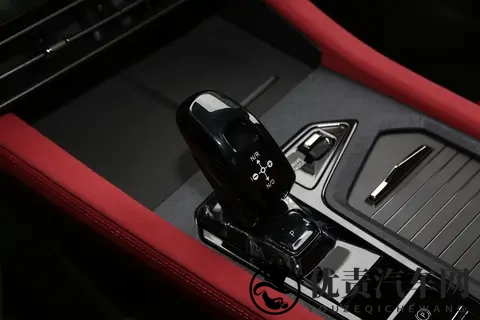 20T+8AT才10万出头？第三代领克03，让燃油车迷不再沉默！-1