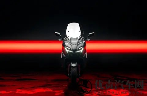 雅马哈TMAX推出25周年纪念版,这款“三缸踏板”怎么这么牛呢?-2