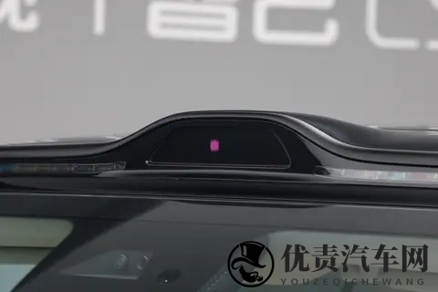 增程大6座上新 智己LS6和问界M8 谁更适合你-3