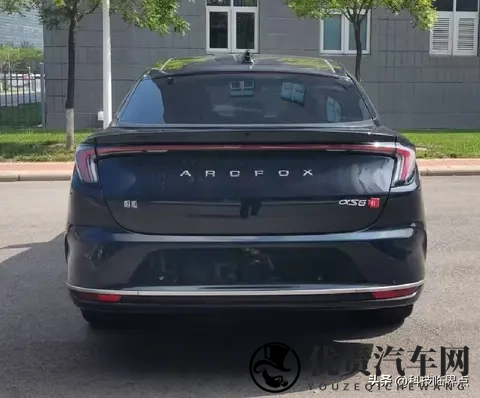 新款极狐阿尔法S6亮相工信部，前驱版峰值功率提升至221千瓦-1