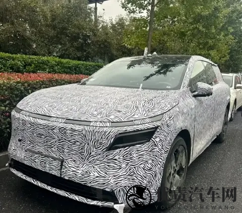 日产N8谍照曝光！内配备大尺寸双联屏，还是纯电SUV？-2
