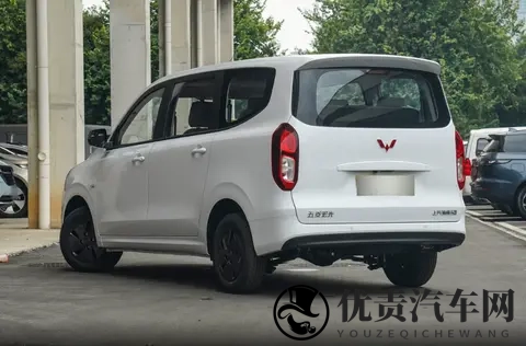 五菱宏光焕新登场,依旧主打实用?能选吗-3