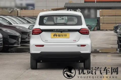 年轻人4w买车不纠结!零跑T03赠家充桩+终身三电质保,代步超合适-1