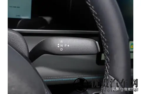 9万级卷王焕新！2026款秦L DM-i实测：续航油耗双突破，还降了价？-2