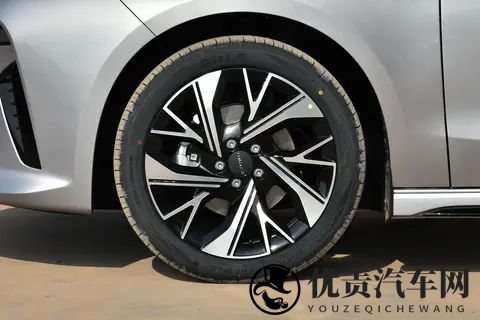 燃油车也有性价比！领克 03 第三代 20T+8AT，智能配置还不落后-1