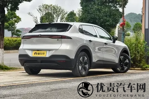 买纯电SUV别只盯续航！这款车在智能、安全、舒适上全面进化！-1
