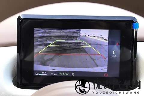 2025 款五菱宏光 MINIEV 四门版用户体验：配置、性能与购车参考-2