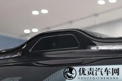 智己LS9正式上市,旗舰SUV标配空气悬架与后轮转向-1