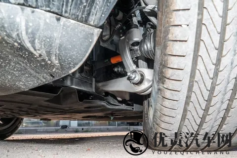 1898万起的空悬+CDC，星纪元ET的“豪华平权”是噱头还是实在？-1