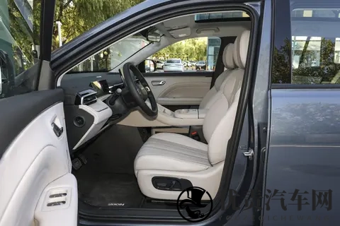 二十万级配置，只卖12万多？这款刚预售的增程SUV可以看看-1