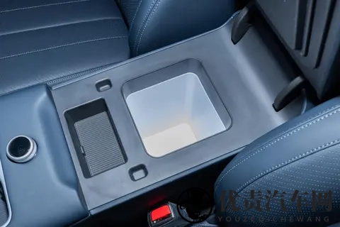 比亚迪新车“火”了?可选装无人机+超长续航,方程豹钛7真香-3