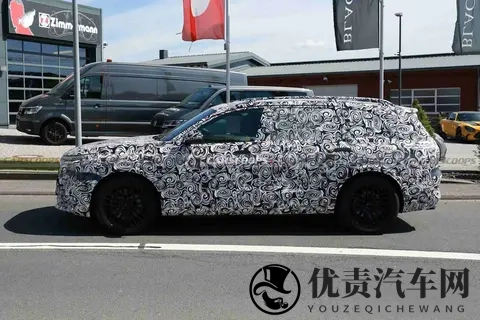 奥迪Q9来了，宝马奔驰慌不慌？豪华车格局要变天-1