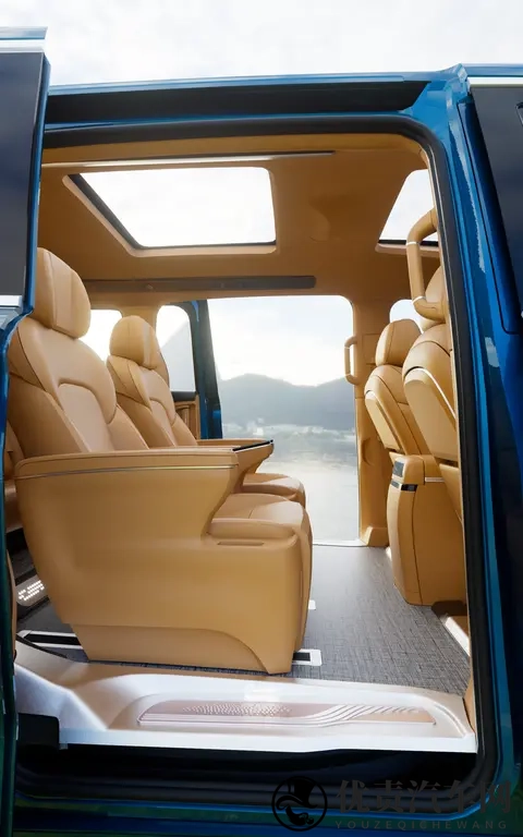 给岚图梦想家装这款布纹地板太值了!接送老人、日常出行超省心-1