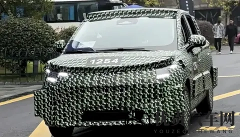 全新零跑A10专利图曝光，月底广州车展正式亮相-2