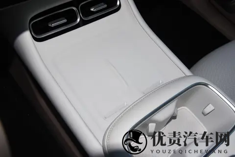 深蓝L06仅售1329万元 亲民价格背后的技术突围-1