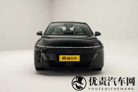 新车  简约设计_配手机支架扩展_四季度上市，东风日产N6内饰发布-1