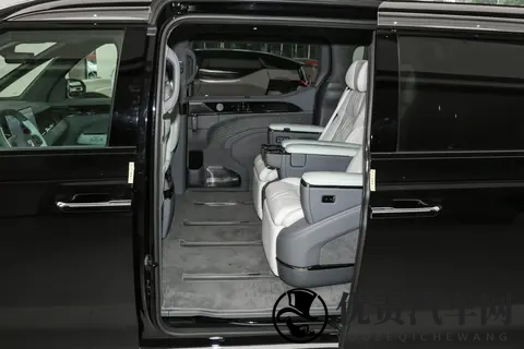 家庭MPV宠儿！七座过道版极氪009，宜商宜家实力派-3