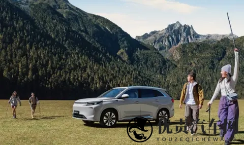 蓝电E5 PLUS：1公里1毛钱，七座大空间全家够坐-1