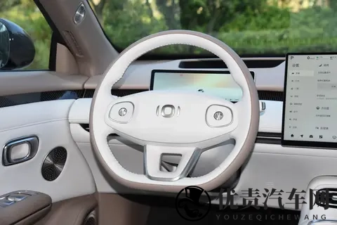 聚焦广州车展：硬核外观质感内饰“王炸”动力，全新揽巡来了-1