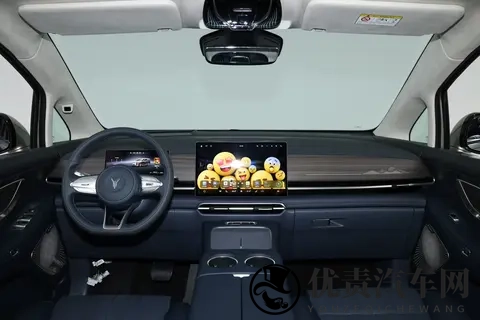 岚图放出王炸！四座MPV配50寸大屏+华为智驾，瞄准极氪009-1