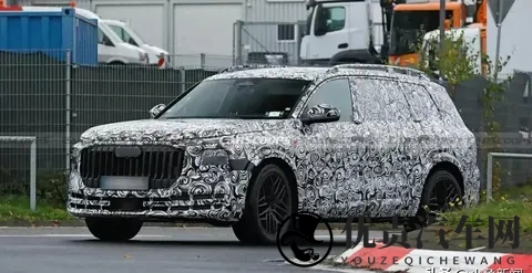 奥迪要推出超大旗舰SUV，传统V8对战新能源，价格成最大悬念-2