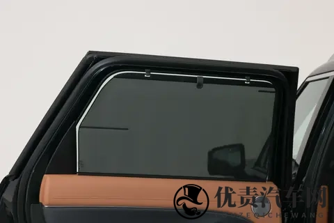 家庭 7 座务实选！帕里斯帝：10 气囊 + 1000km 续航，27 万进口够值吗？-3