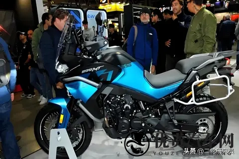 春风800MT ES只升级电子减震，凭啥成摩友热议焦点？-2