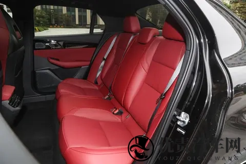 10万级家轿市场迎来“破局者”？体验领克03 2026款15TD DCT Plus-2