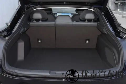 想买13万级纯电轿车,不一定看小鹏M03,刚上市的长安启源A06更强-3