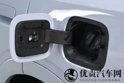 奶爸选车标准变了！空间大、座椅舒服，这台SUV带娃出行太省事-2