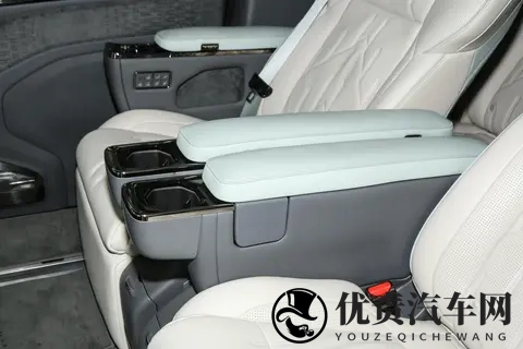 家庭MPV宠儿！七座过道版极氪009，宜商宜家实力派-2