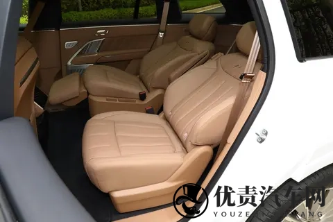 乐道L90凭什么成为高端大三排SUV新标杆？-1