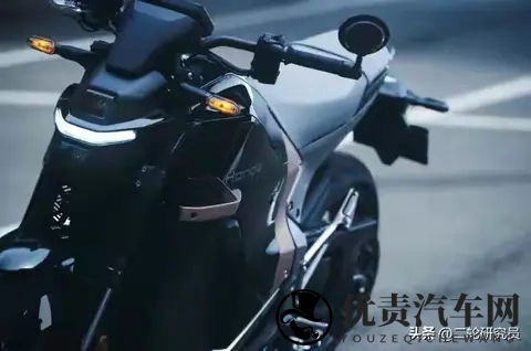 本田WN7和传统燃油摩托，谁才是未来骑行的王者？-1