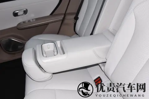 长安启源A06携大空间与高效补能入场,能否打动精打细算的用户?-3