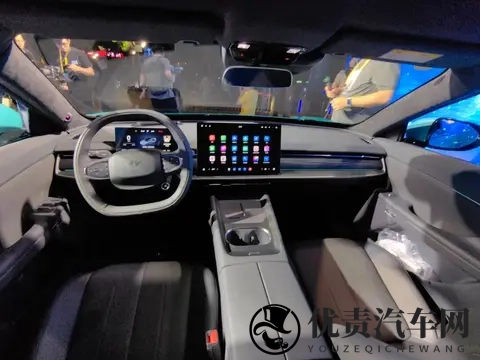 东风奕派eπ007+售1399万起，37秒破百-1