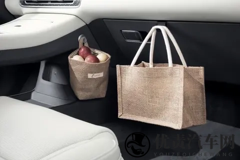 求推荐智驾好的混动SUV！红旗HS6PHEV、理想L6你选谁？-2