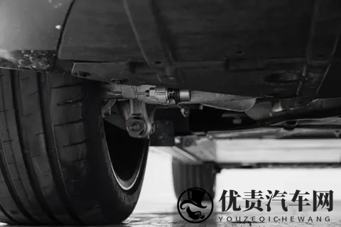 蔚来ET9:707马力,四座布局,768万起售,值得买吗?-2